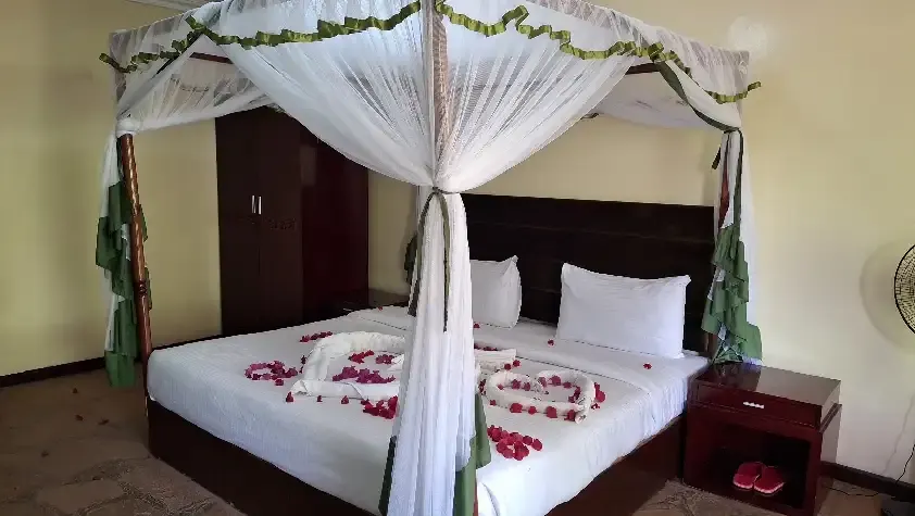 Honeymooners bedroom