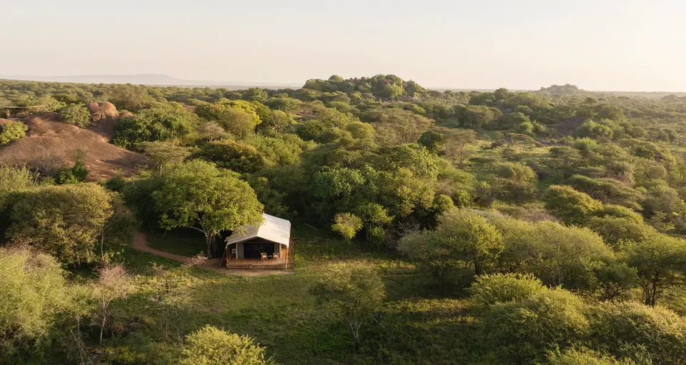 Current Nomad Kusini aerial tent setting