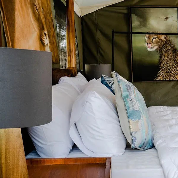 Bologonja seasonal guest-tent bed and furnishings