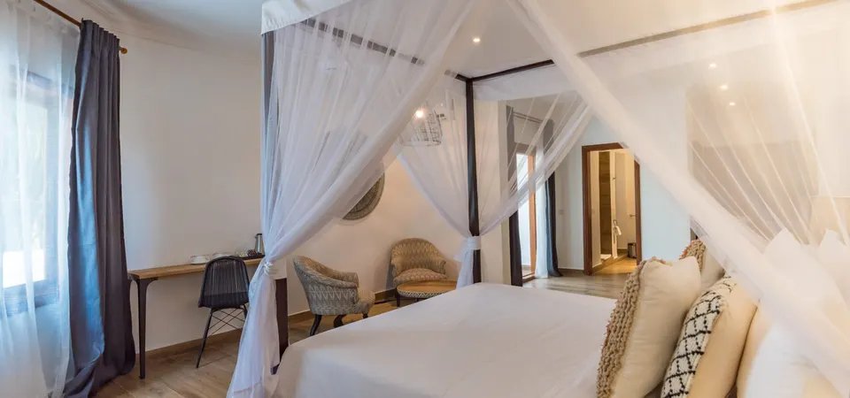 Deluxe garden-view room