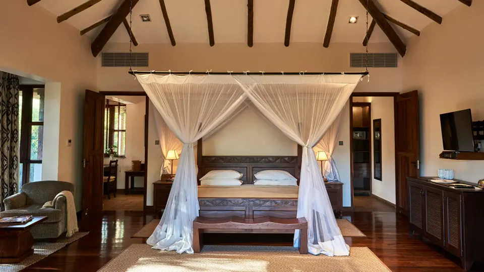 Canopy-bed bedroom at Legendary Lodge