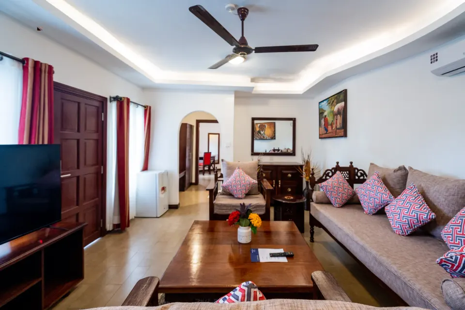 PrideInn Nyali Junior Suite sitting area