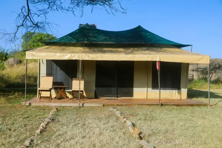 Kisura guest tent frontage