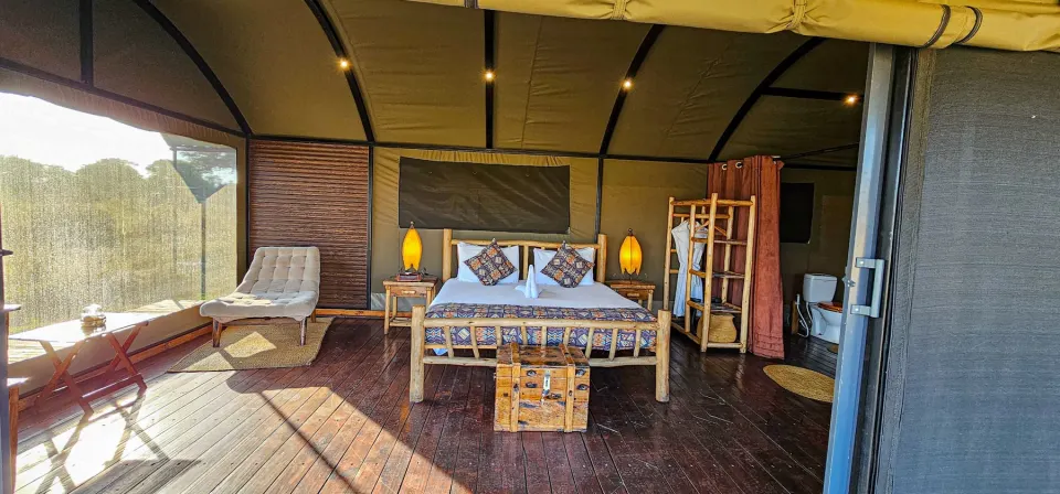 Asanja Moru guest tent bedroom