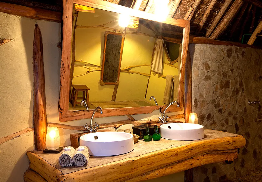 Satao tent bathroom