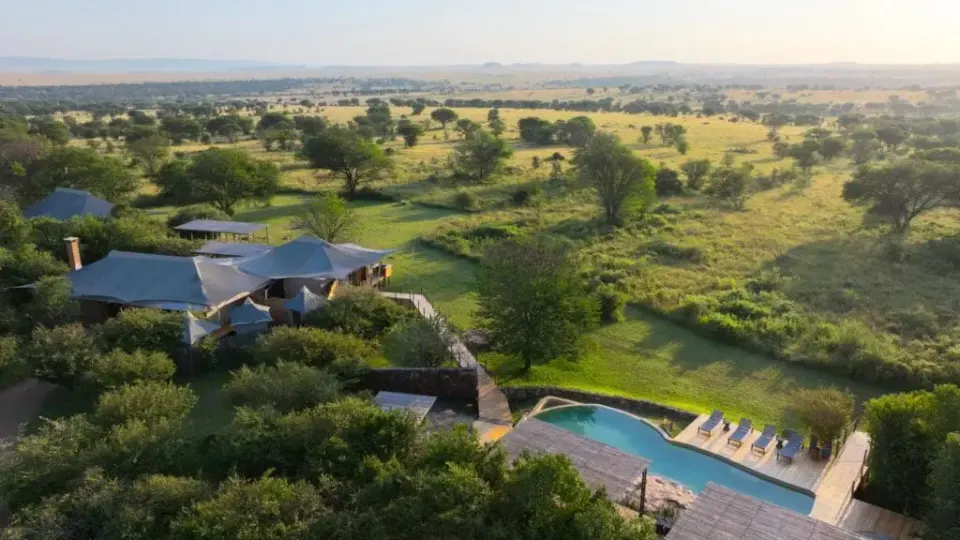 Sayari main camp and pool from above