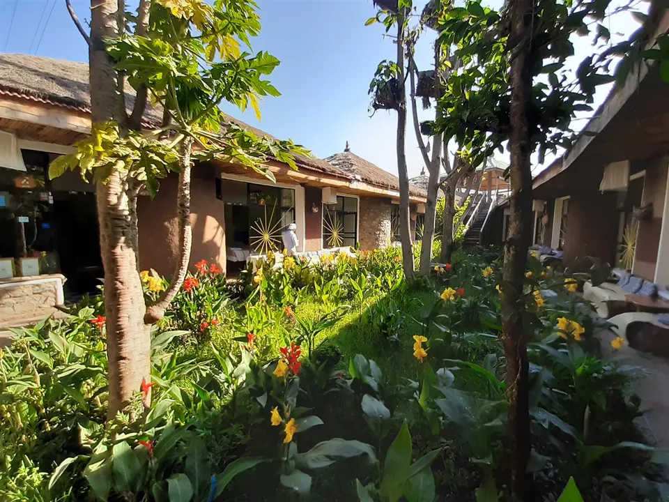 Garden courtyard with guest-room buildings