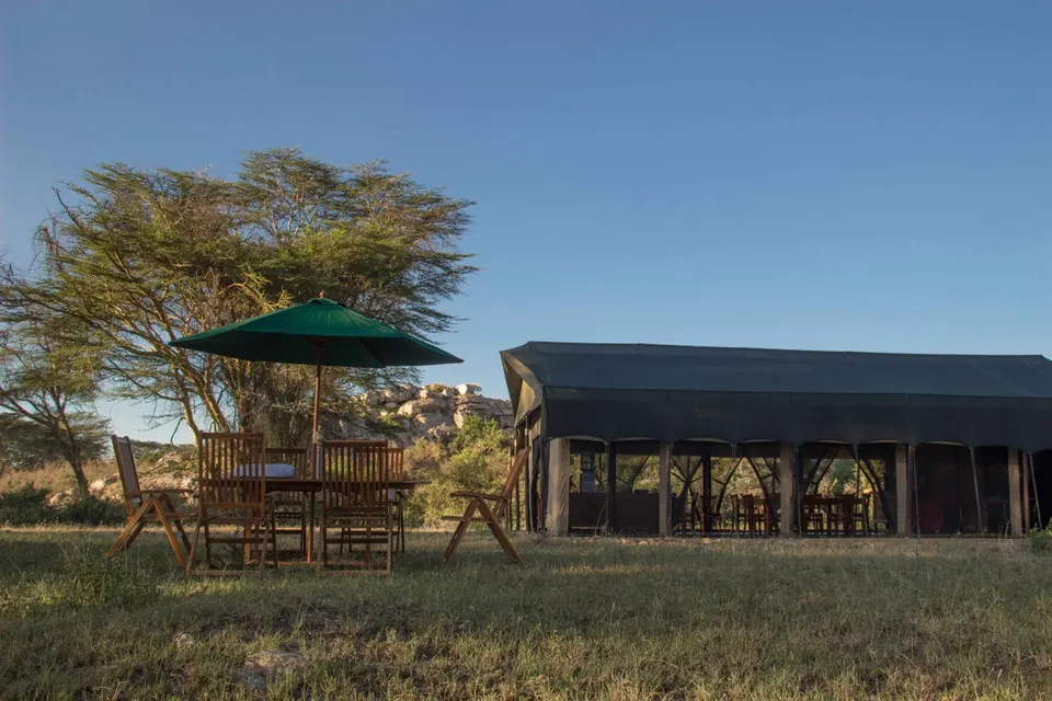 Outdoor dining beside the mess tent
