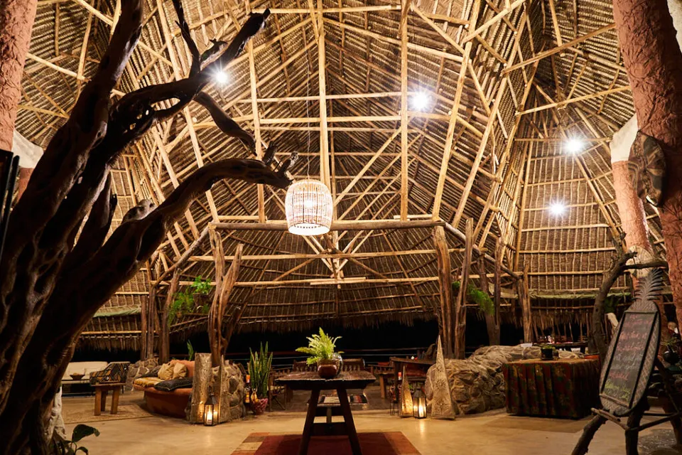 Amani Mara shared lounge