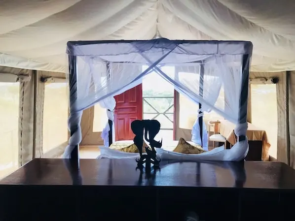 La Maison Royale tent bedroom