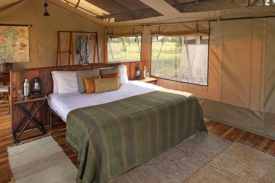 Olakira Camp - Family tent with en suite bathroom