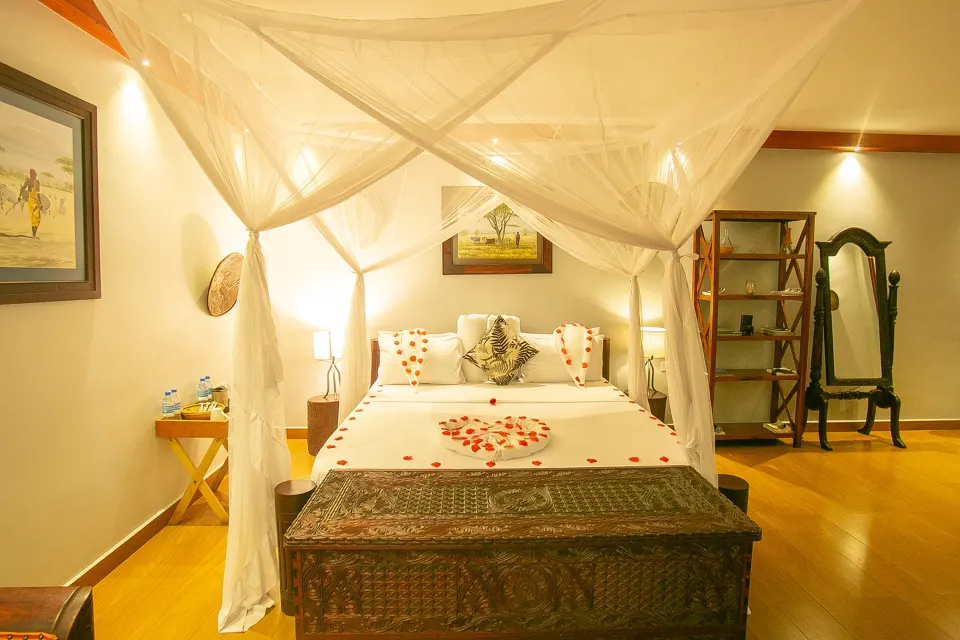 Amani Safari Lodge bedroom