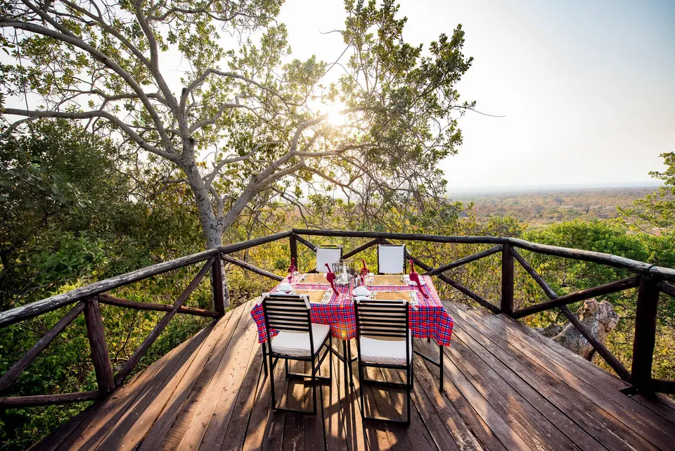 Maweninga outdoor dining terrace