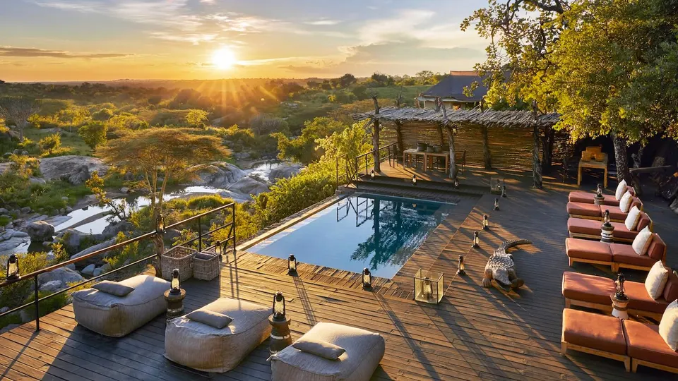 Mwiba Lodge shared infinity pool