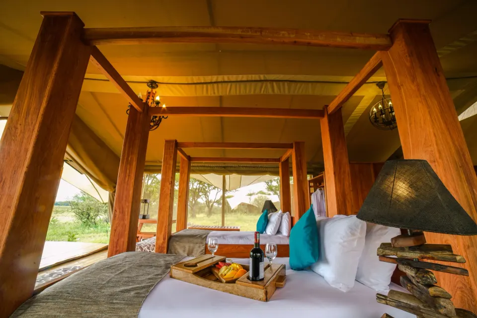 Asanja Siri Bustani tent bedroom