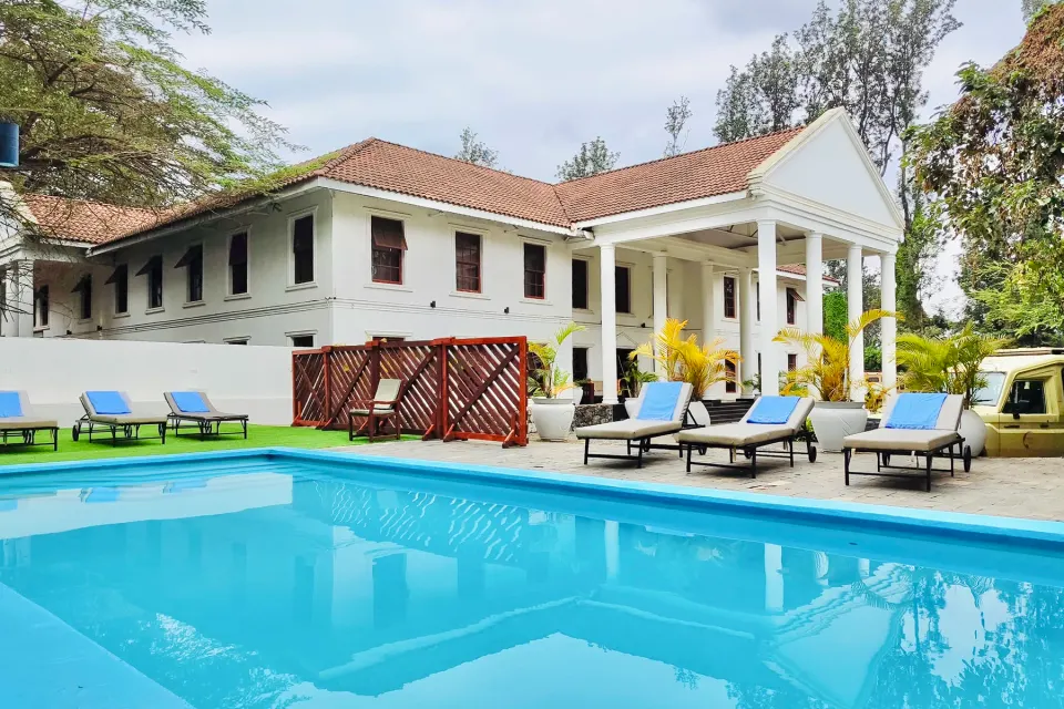 Amani Safari Lodge pool
