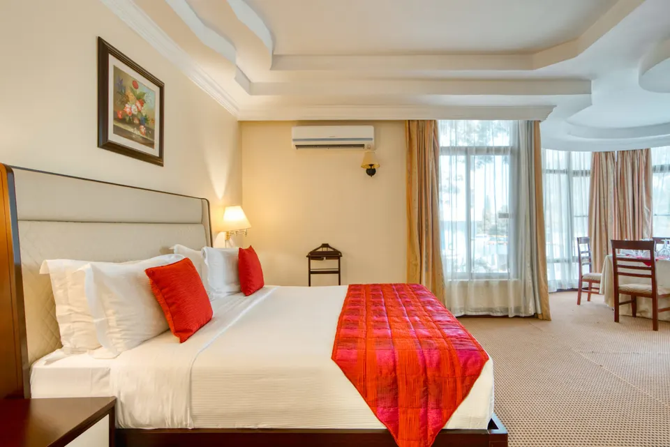 Kibo Palace Arusha suite bedroom