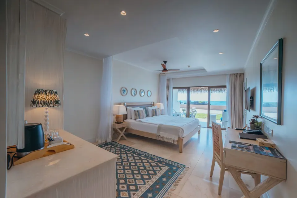 Hemingways Deluxe Ocean View room