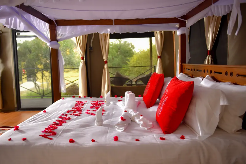 Enkorok Safari Camp honeymoon bedroom