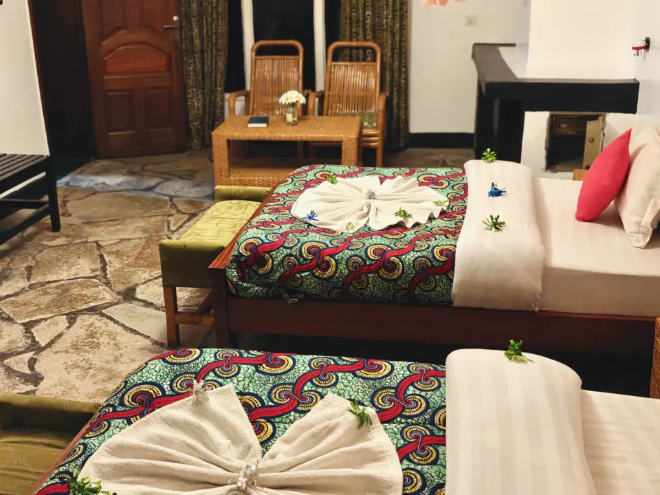 Twin room at Le Bambou Gorilla Lodge