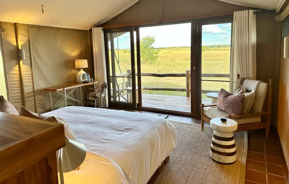 Current Simbavati Grumeti bedroom with glazed doors to the plains