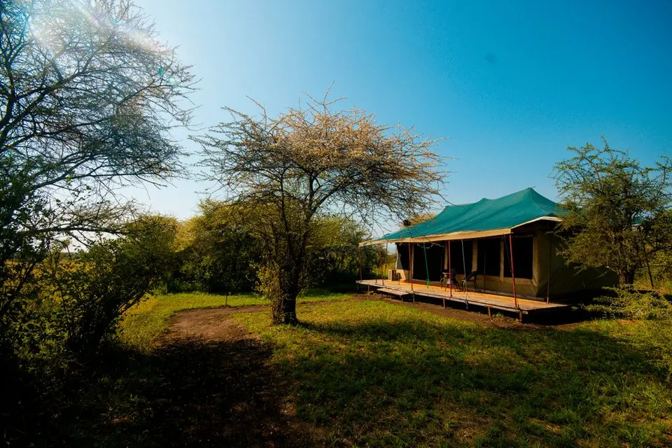 Kilima Valley guest tent exterior