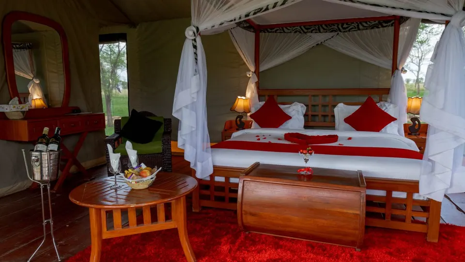 Embalakai guest-tent bedroom