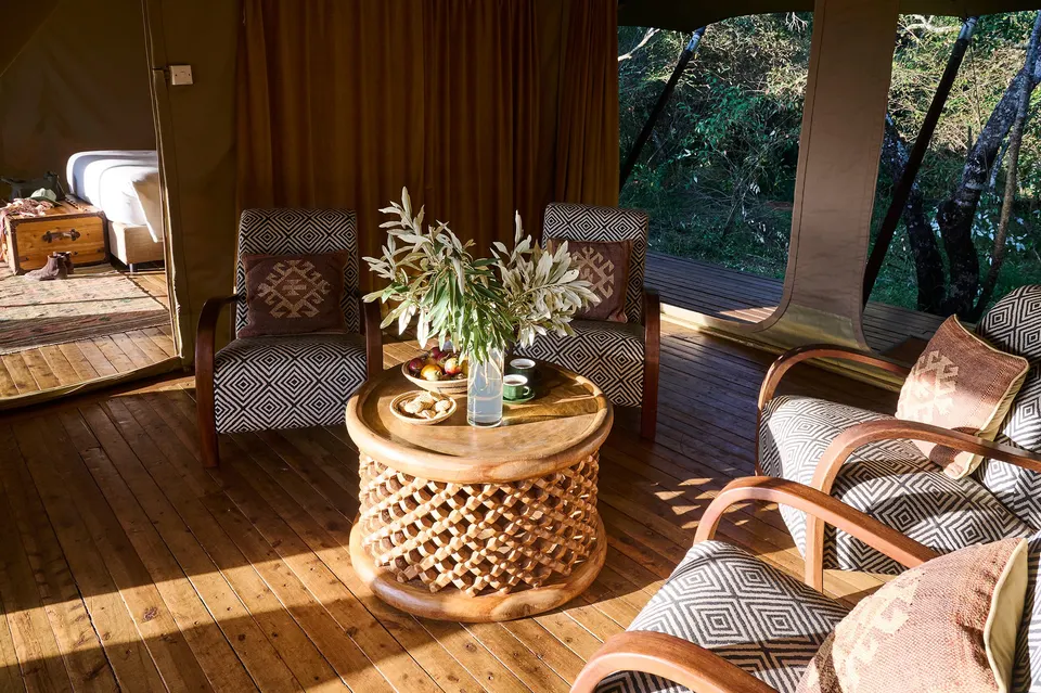 Saruni Wild family-tent lounge