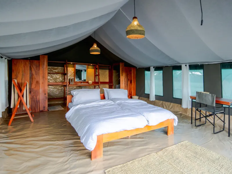 Kimbilio Lobo double-tent bedroom