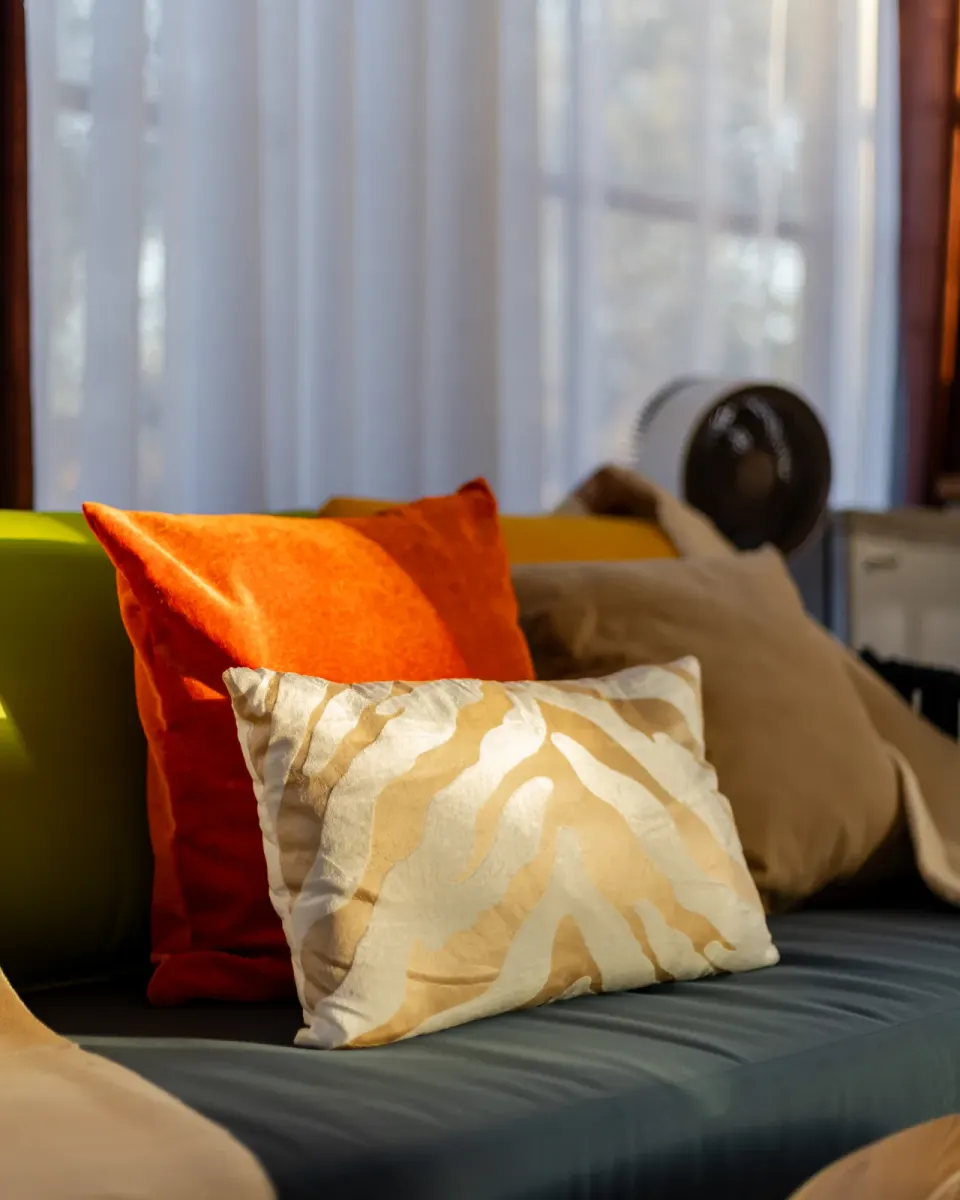 Olkarien room seating detail