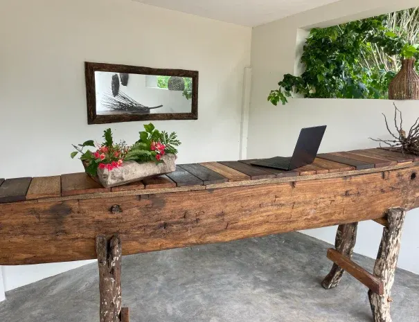 Reception desk